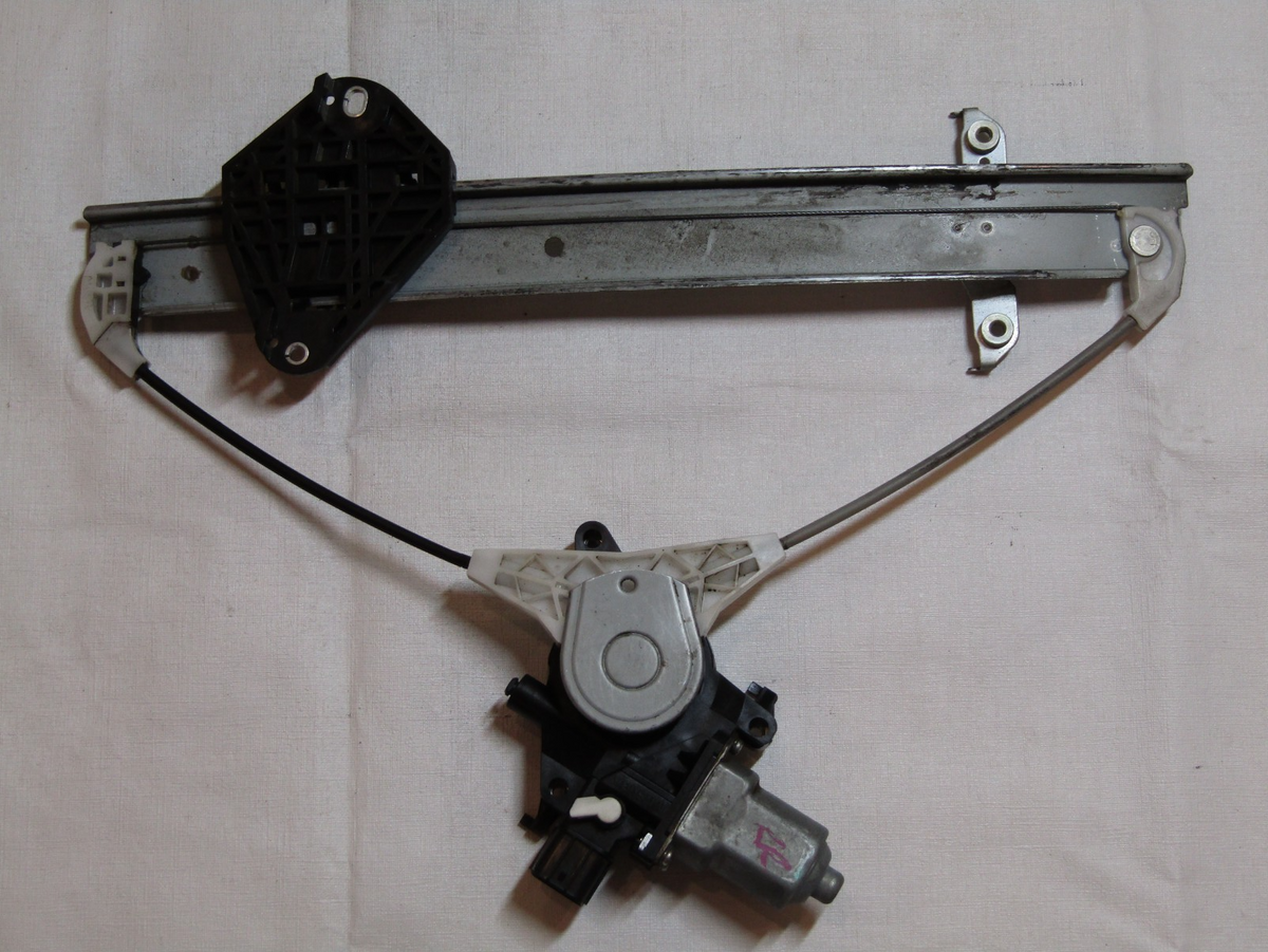 2009-2010 Subaru Impreza Right Rear Side Window Motor Regulator OEM 61042FG002