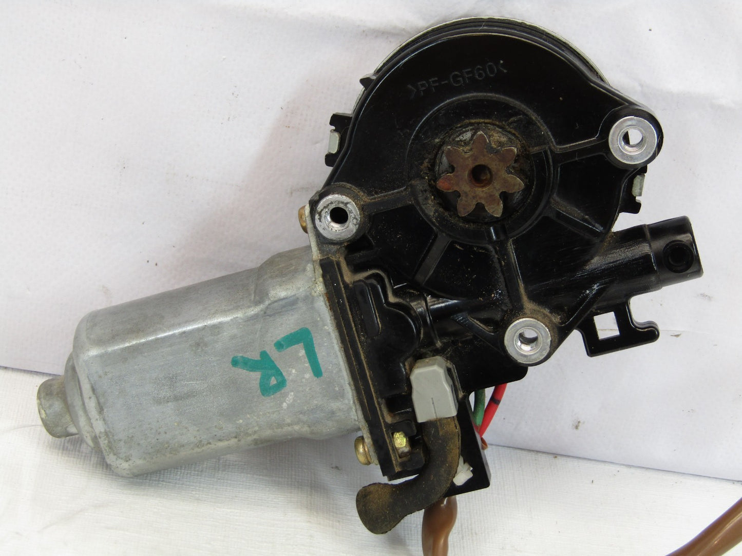 1996-2002 Toyota 4Runner Left Rear Window Motor 85720-35080 OEM
