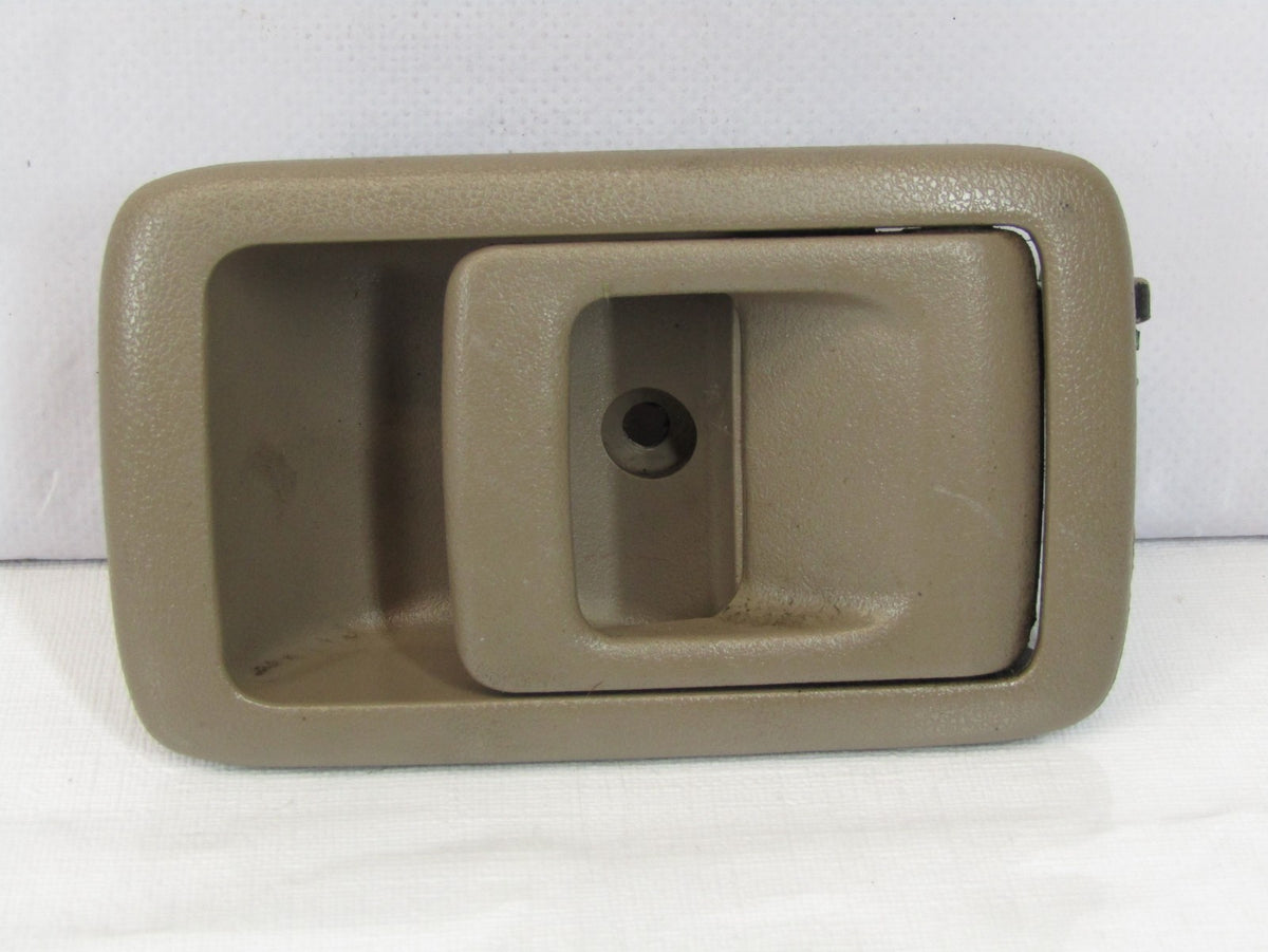 1998-2002 Toyota 4Runner Rear Right Interior Door Handle Brown OEM 69205-10070