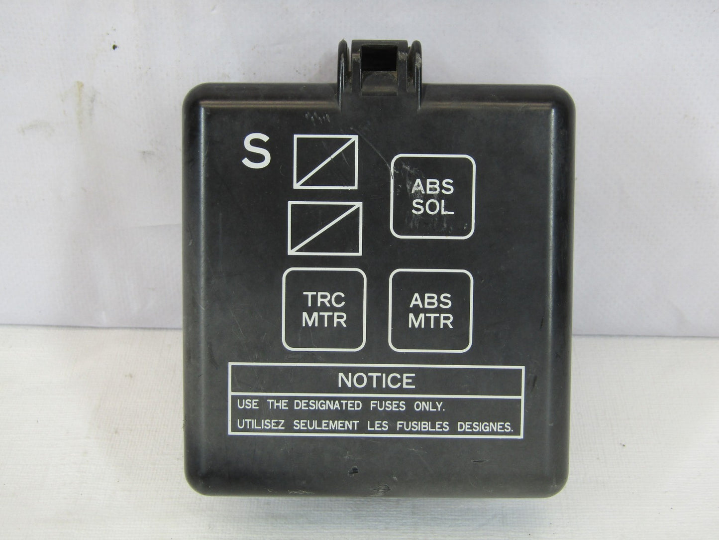 1996-2002 Toyota 4Runner Fuse Box Upper Lid S 82663-35070 Cover OEM