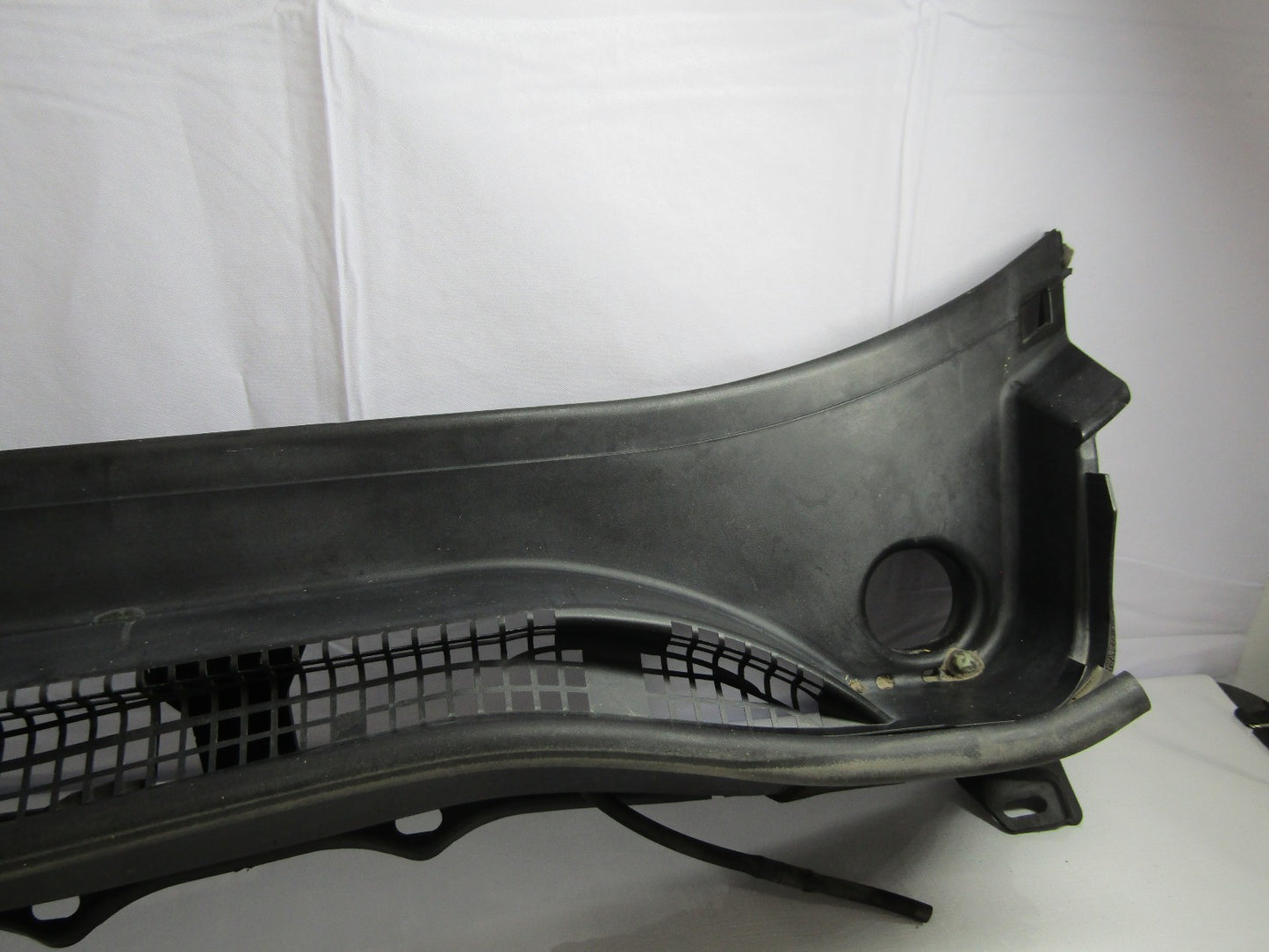 2014-2016 Subaru Forester Front Windshield Cowl Vent Panel 91411SG030 Cover OEM