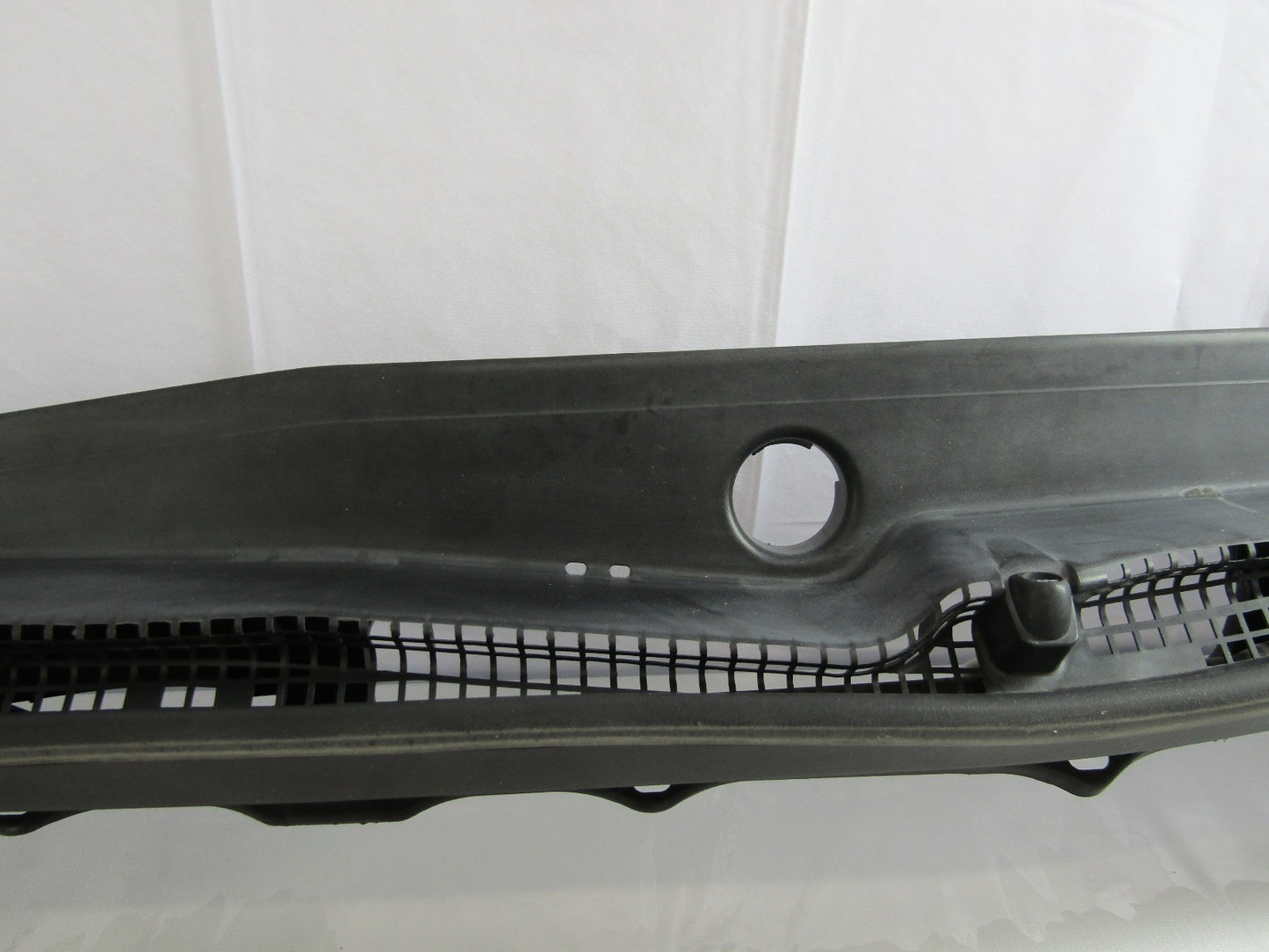 2014-2016 Subaru Forester Front Windshield Cowl Vent Panel 91411SG030 Cover OEM