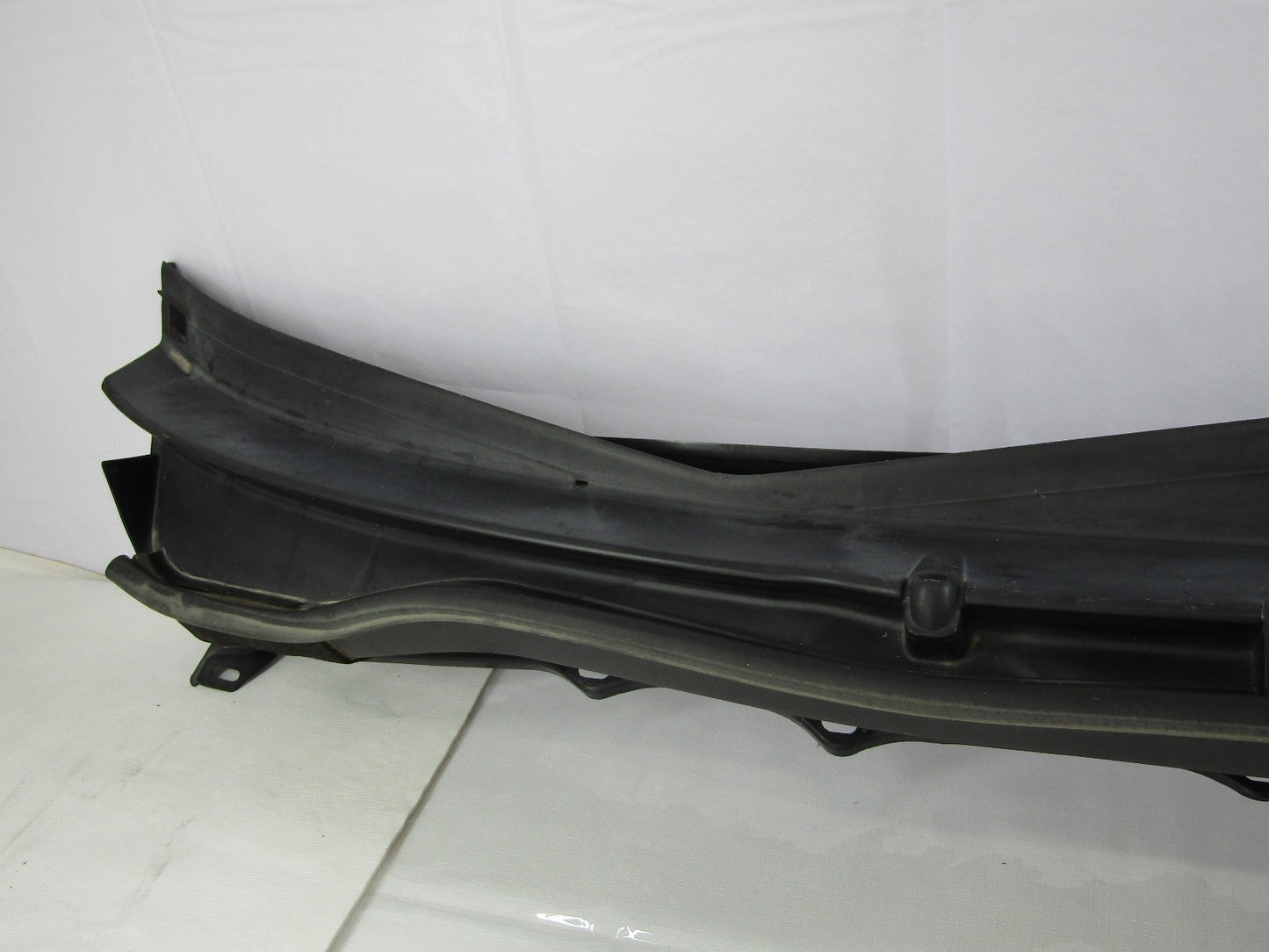 2014-2016 Subaru Forester Front Windshield Cowl Vent Panel 91411SG030 Cover OEM