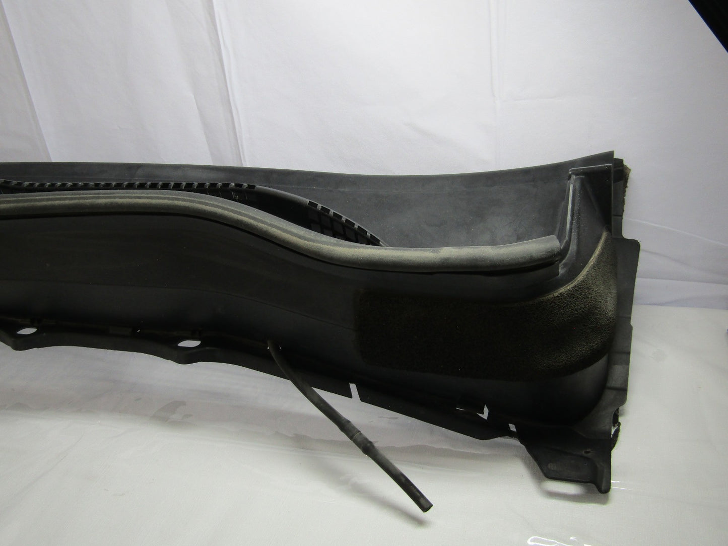 2014-2016 Subaru Forester Front Windshield Cowl Vent Panel 91411SG030 Cover OEM
