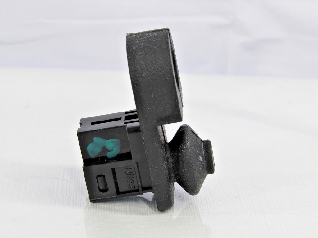 14-18 Subaru Forester Door Jamb Open Ajar Sensor Switch Left Front 83331AJ000