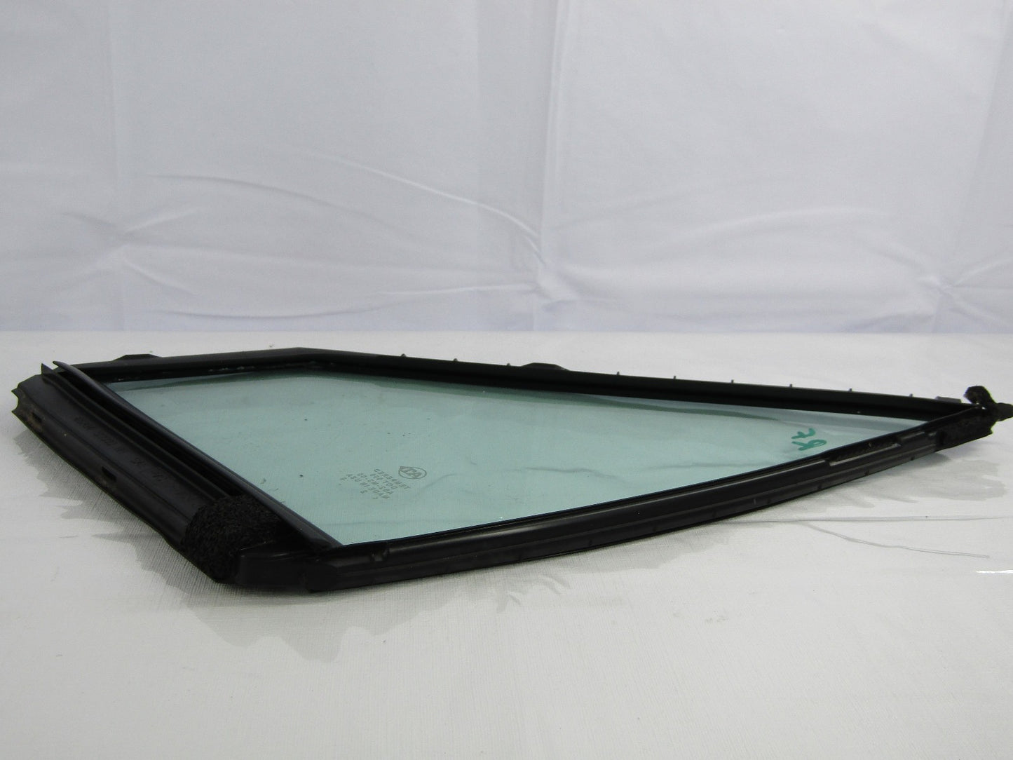 2014-16 Subaru Forester Right Front Door Vent Glass 61012SG101 OEM