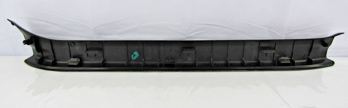 14-18 Subaru Forester Front Right Door Sill Plate Trim Cover OEM 94060FJ040VH