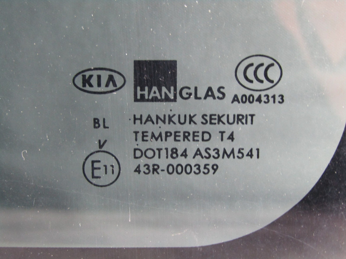 2003-2009 Kia Sorento Sunroof Sun Roof Glass Panel 81610-3E000 OEM