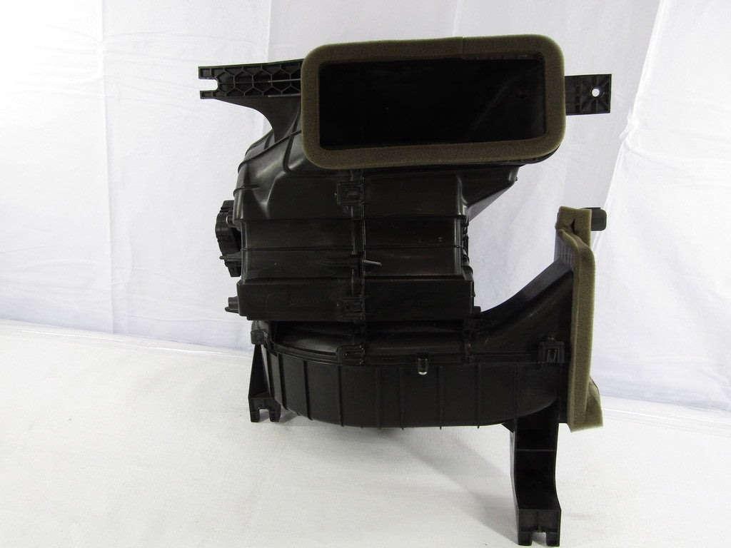 2014-2018 Subaru Forester HVAC Blower Motor Fan Housing Case Assembly OEM