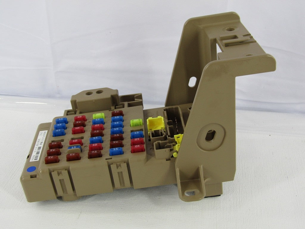 2014-2016 Fits Subaru Forester Fuse Box Relay Junction Box 82201FJ110 OEM