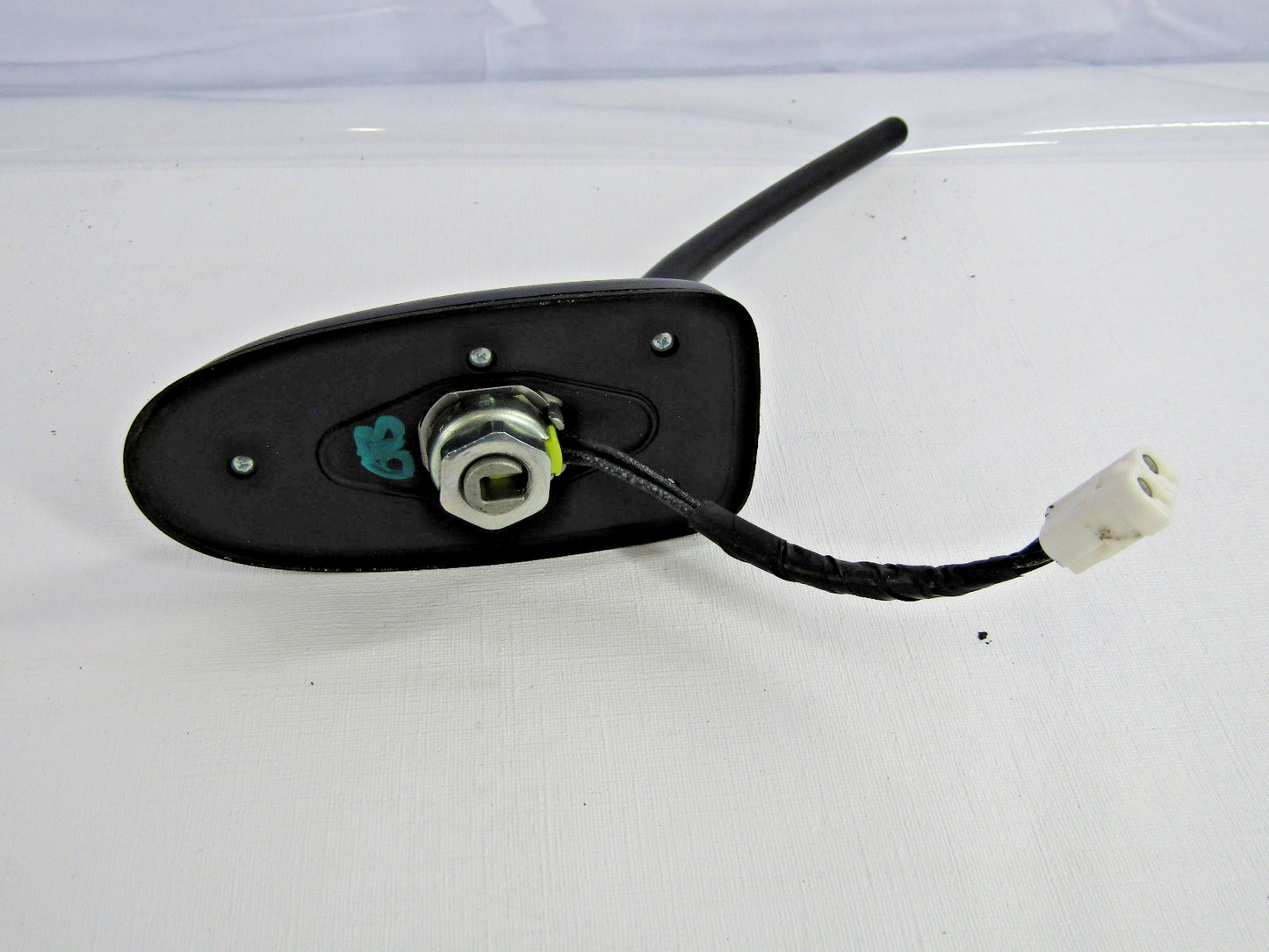 2014-2015 Subaru Forester Roof Exterior Radio Antenna Urx and Mast OEM