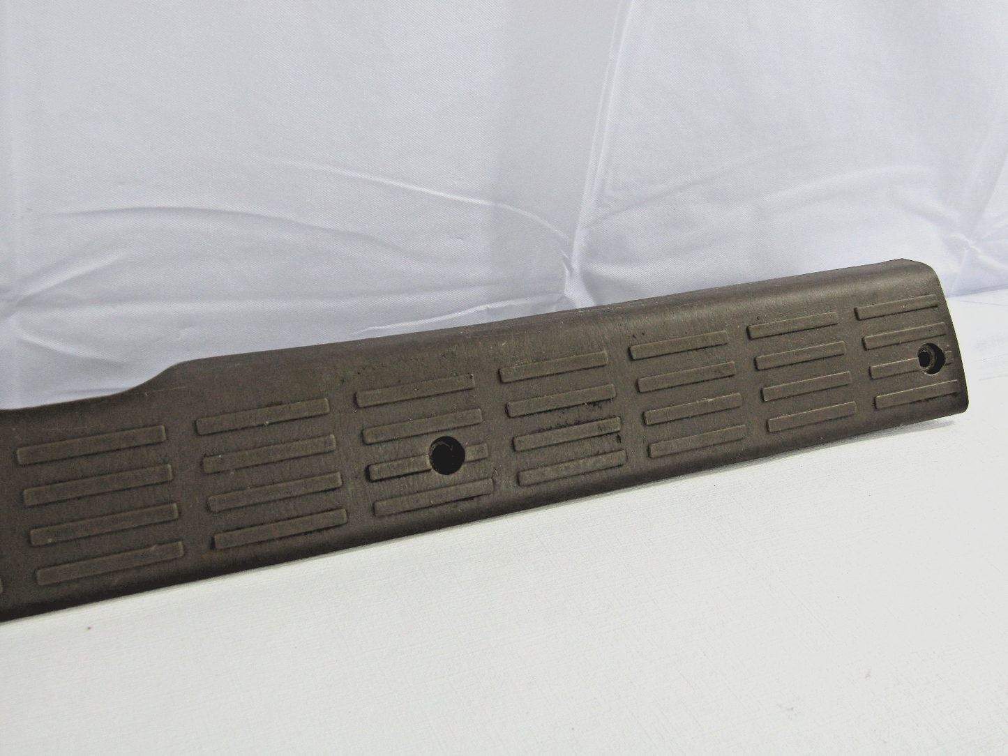 1996-2002 Toyota 4Runner Front Right Door Sill Outer Scuff Plate Brown Trim OEM