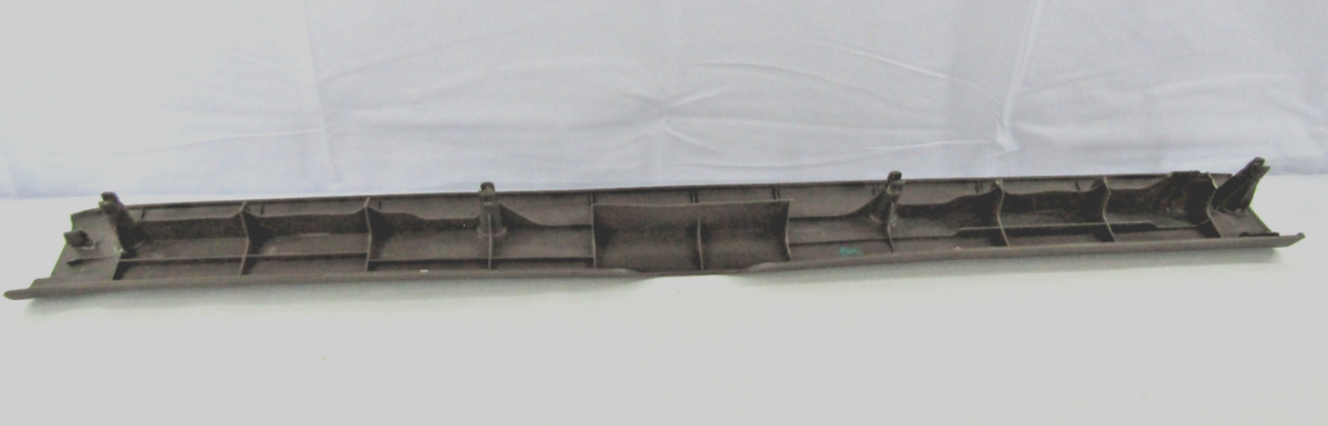 1996-2002 Toyota 4Runner Front Right Door Sill Outer Scuff Plate OEM 67913-35010