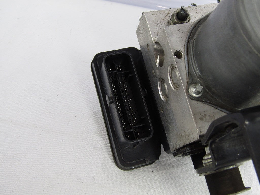 2014-2015 Subaru Forester with Cvt with Eyesight ABS Anti-Lock Brake Pump OEM