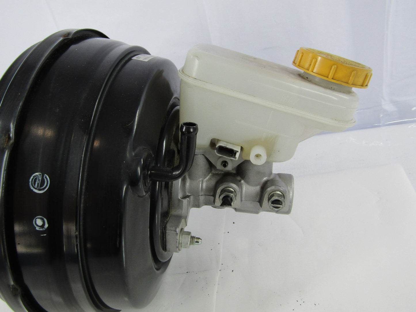 2015-2016 Subaru Impreza 2.0 Cvt Brake Booster with Master Cylinder OEM