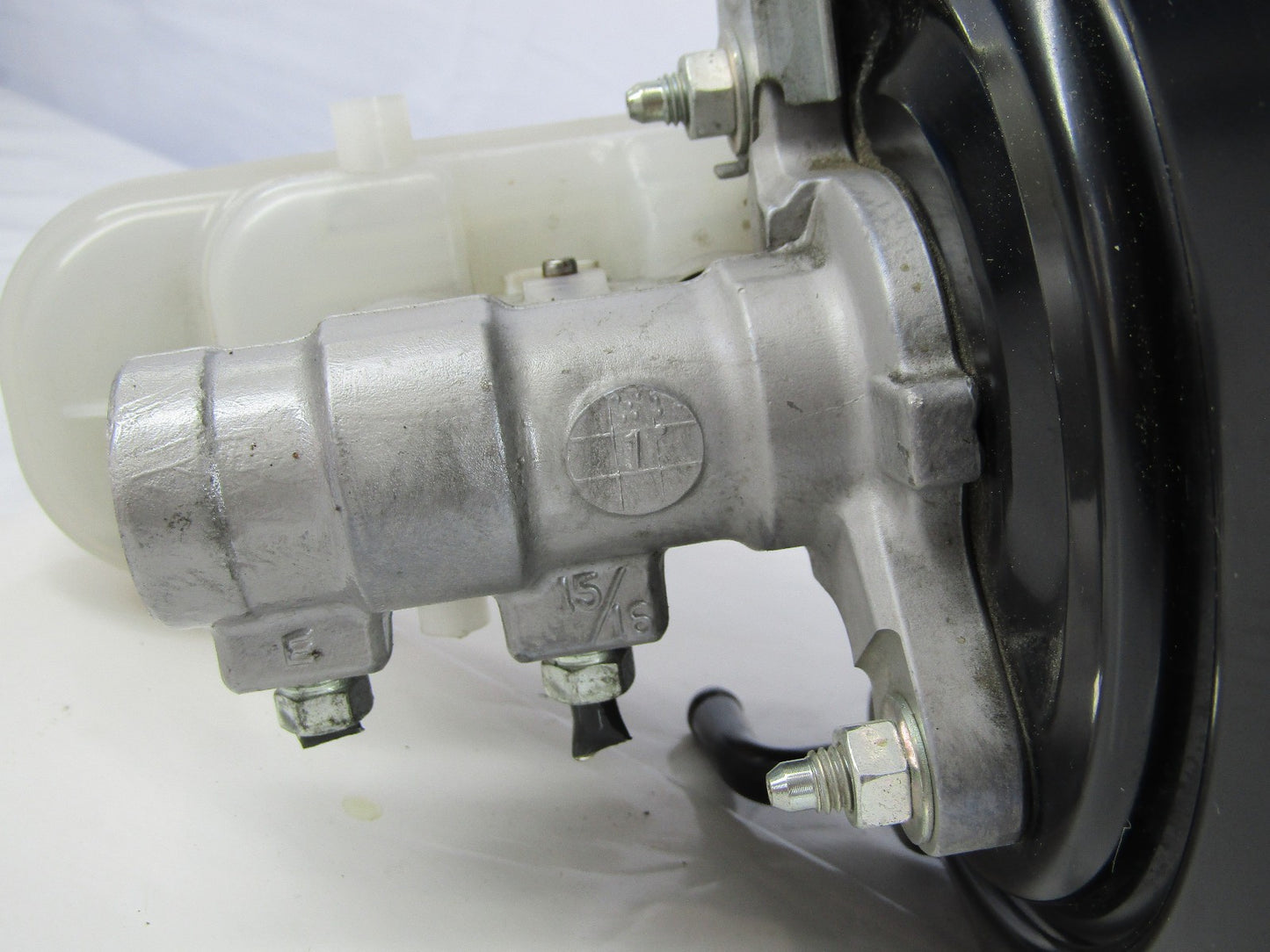 2015-2016 Subaru Impreza 2.0 Cvt Brake Booster with Master Cylinder OEM
