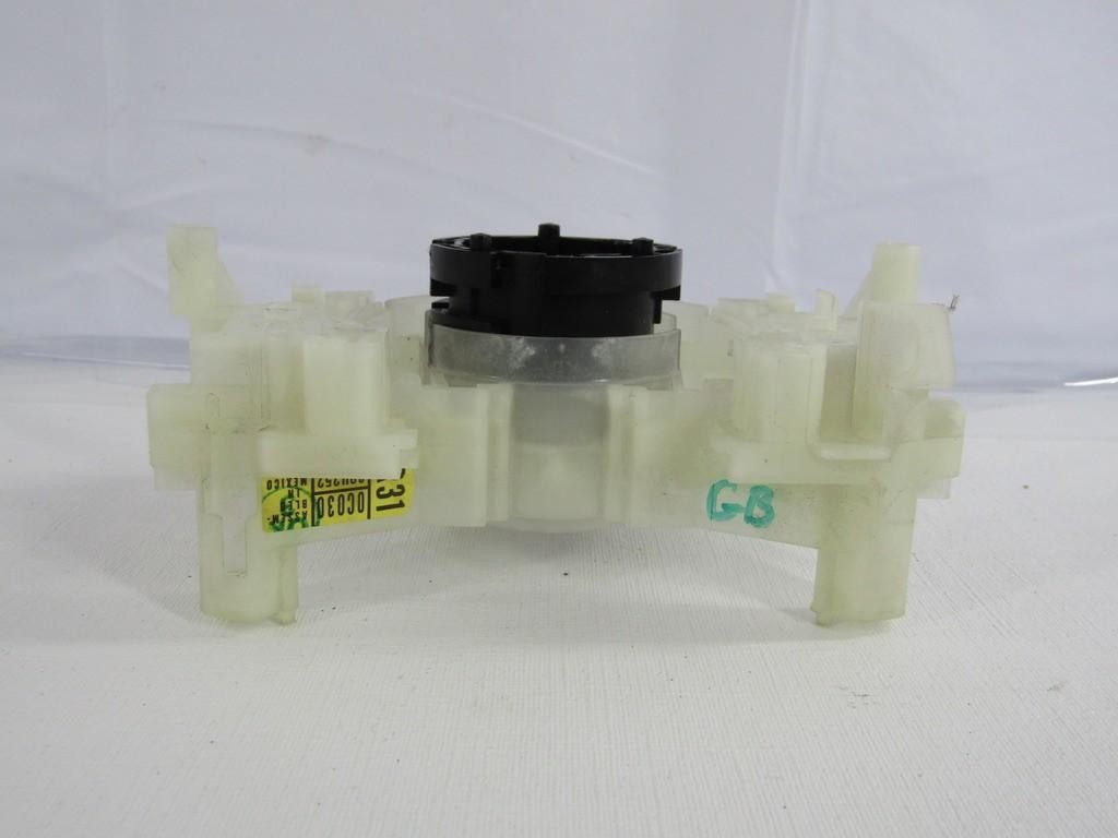 2001-2002 Toyota Sequoia Steering Column Control Mount Bracket Brace OEM