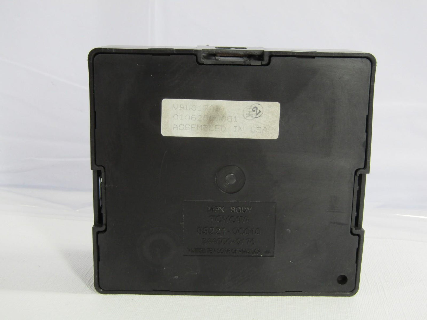 2001-2004 Toyota Sequoia 4.7 Multiplex MPX Body Network Computer 89221-0C010 OEM
