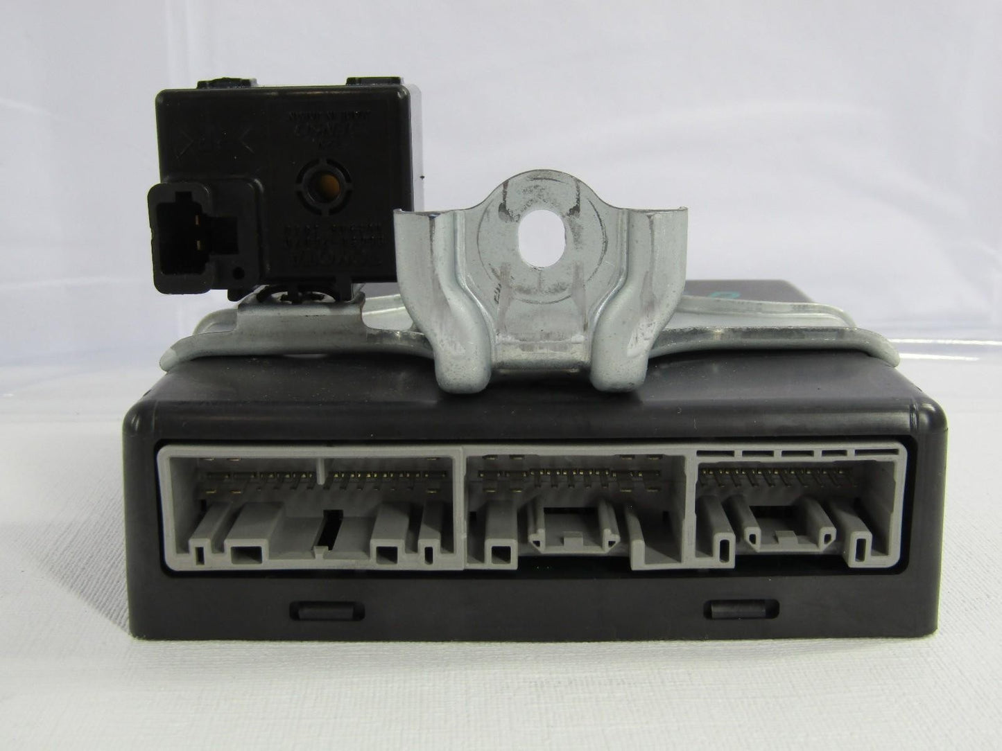 2001-2004 Toyota Sequoia 4.7 Multiplex MPX Body Network Computer 89221-0C010 OEM