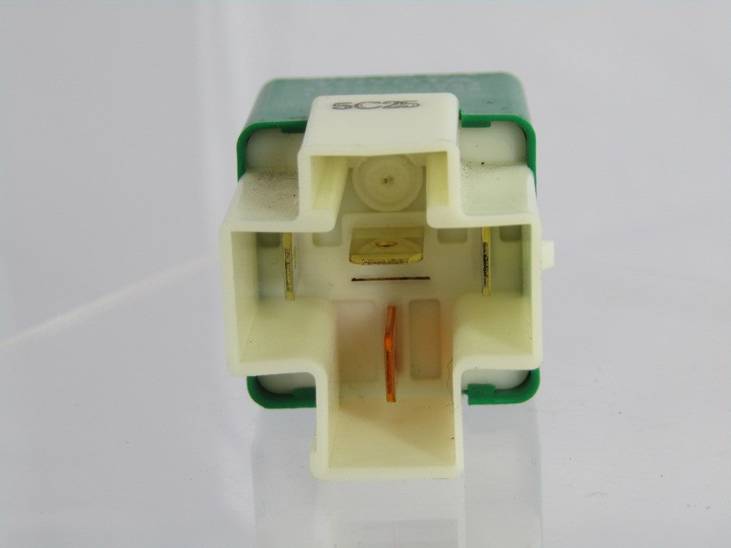 2001-2007 Toyota Sequoia Cooling Fan Relay Iso B4-S 12V 90987-03003 OEM