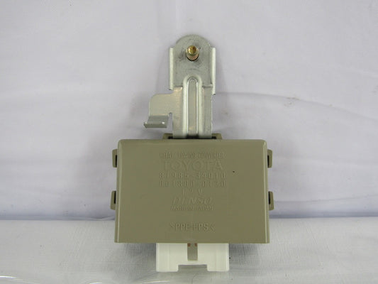 2001-2004 Toyota Sequoia Towing Converter Relay 81985-34010 OEM
