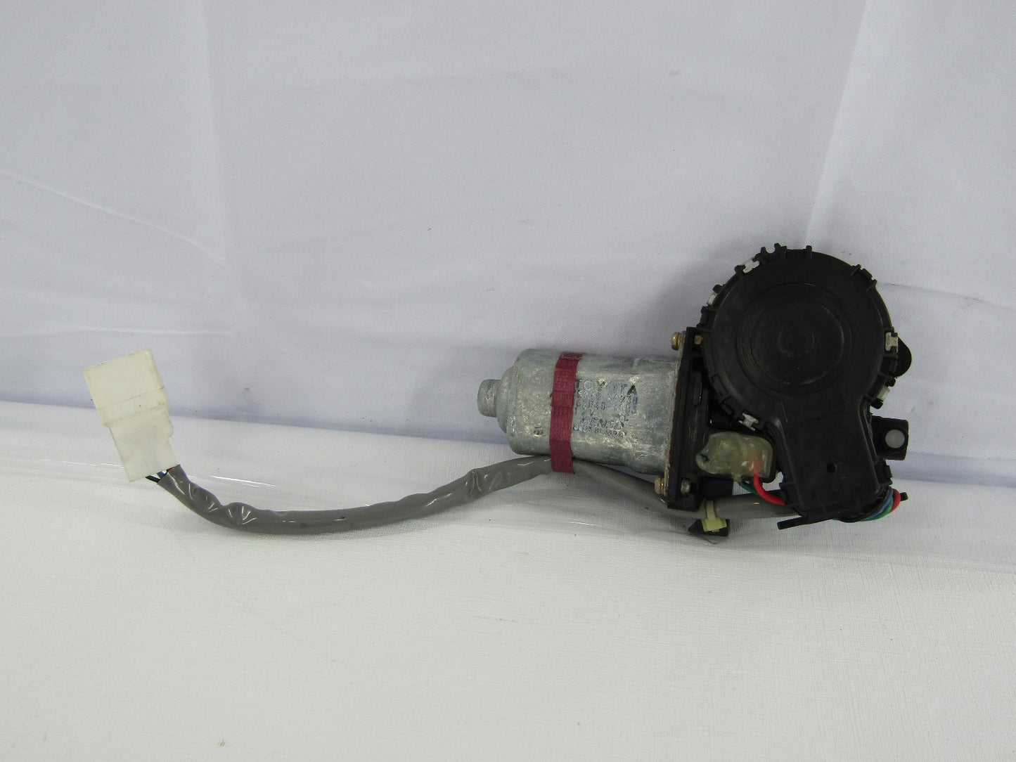 2001-2007 Toyota Sequoia Front Right Power Window Motor OEM