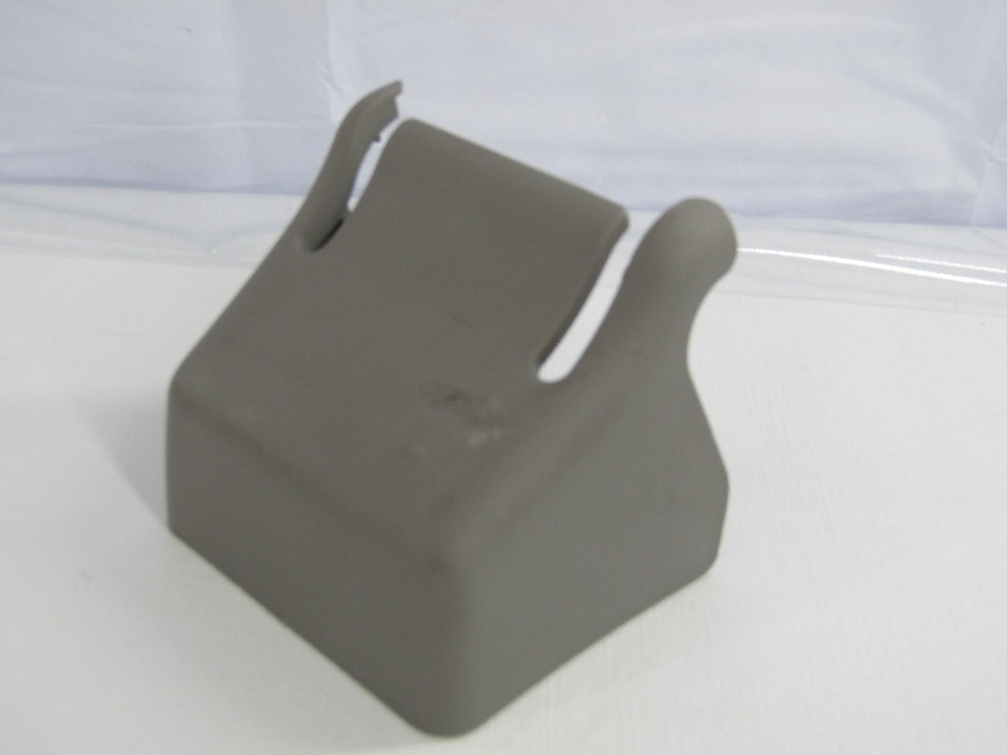 2001-2007 Toyota Sequoia 2nd Row LH or RH Seat Floor Hinge Cover 71692-00010 OEM