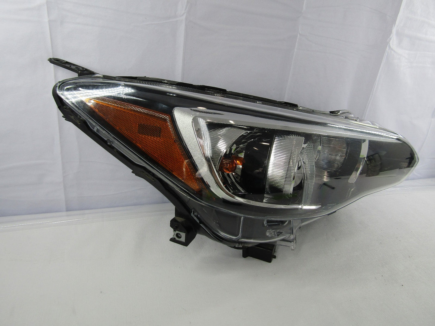 2017-2023 Subaru Impreza Right Halogen Headlight Head Lamp OEM