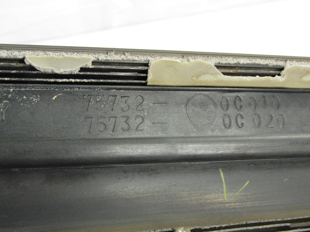 2000-2006 Toyota Tundra Left Front Door Molding Green OEM