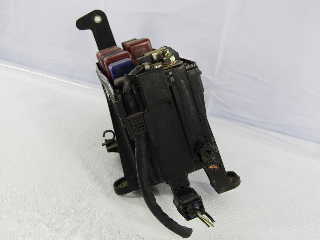 2000-2002 Toyota Tundra Fuse & Relay Center & Cover 827410C010