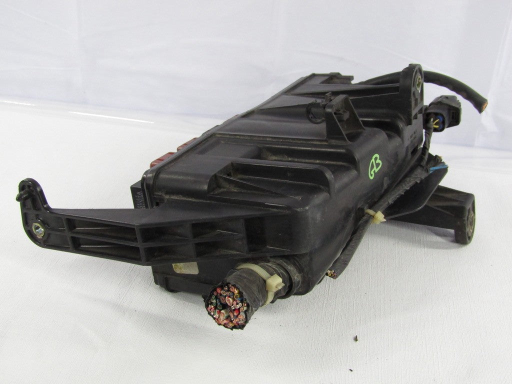 2000-2002 Toyota Tundra Fuse & Relay Center & Cover 827410C010