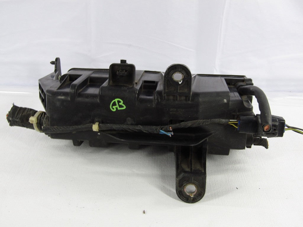 2000-2002 Toyota Tundra Fuse & Relay Center & Cover 827410C010