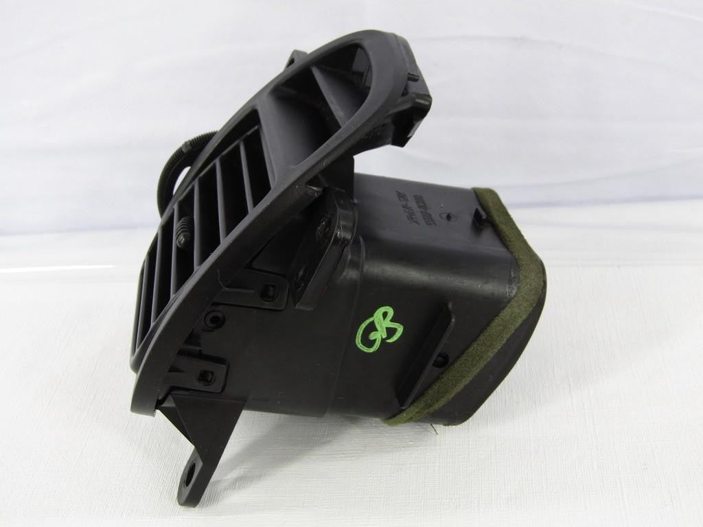 2000-2006 Toyota Tundra Right Outer Dashboard Air Vent OEM
