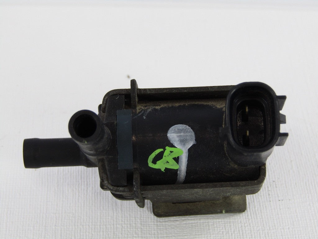 2000-2006 Toyota Tundra Vacuum Switch Valve 25860-50100 OEM