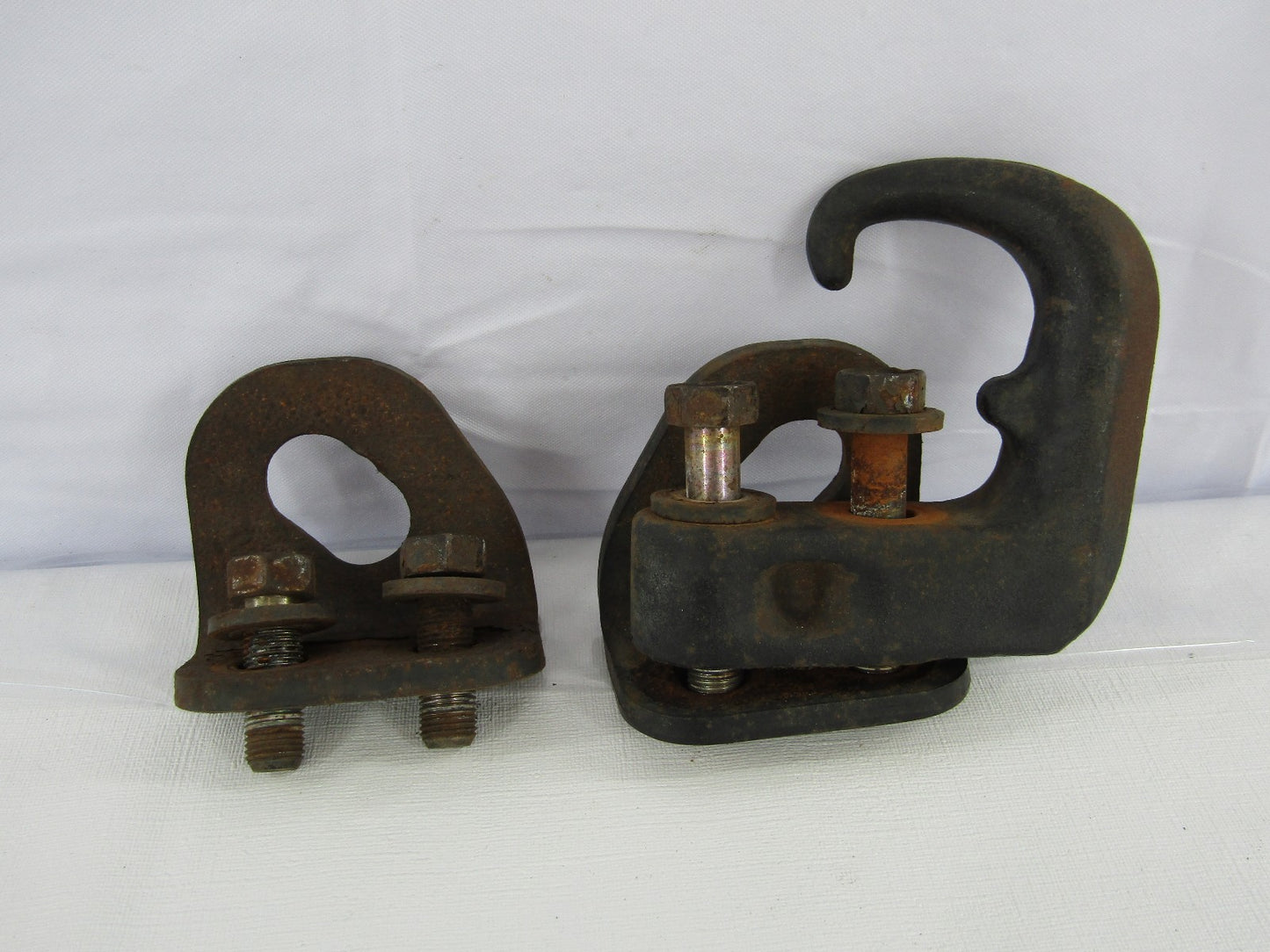 2000-2006 Toyota Tundra Front Tow Hook Bracket Set