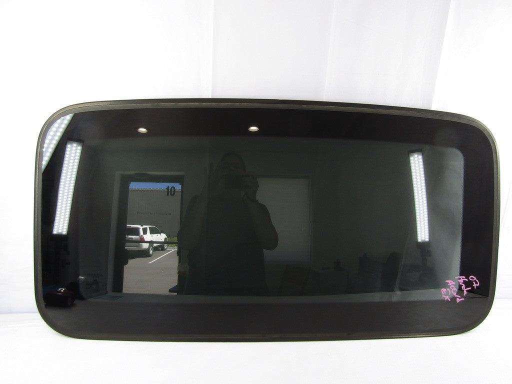 2003-2007 Honda Accord 4 Door Sedan Sun Roof Sunroof Window Glass 70200-SDA-A02