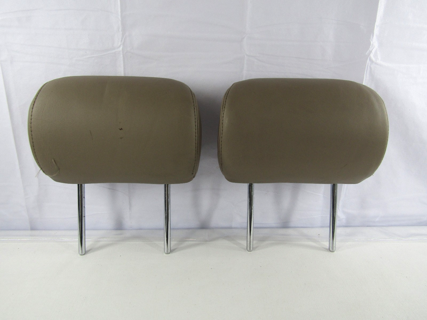 2001-2004 Toyota Sequoia Front Headrest Head Rest Set Brown Leather OEM
