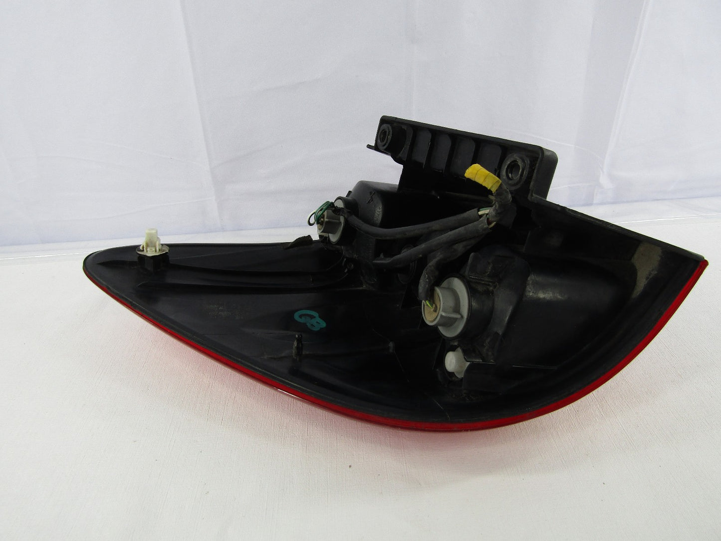 2001-2004 Toyota Sequoia Right Rear Outer Tail Light Assembly