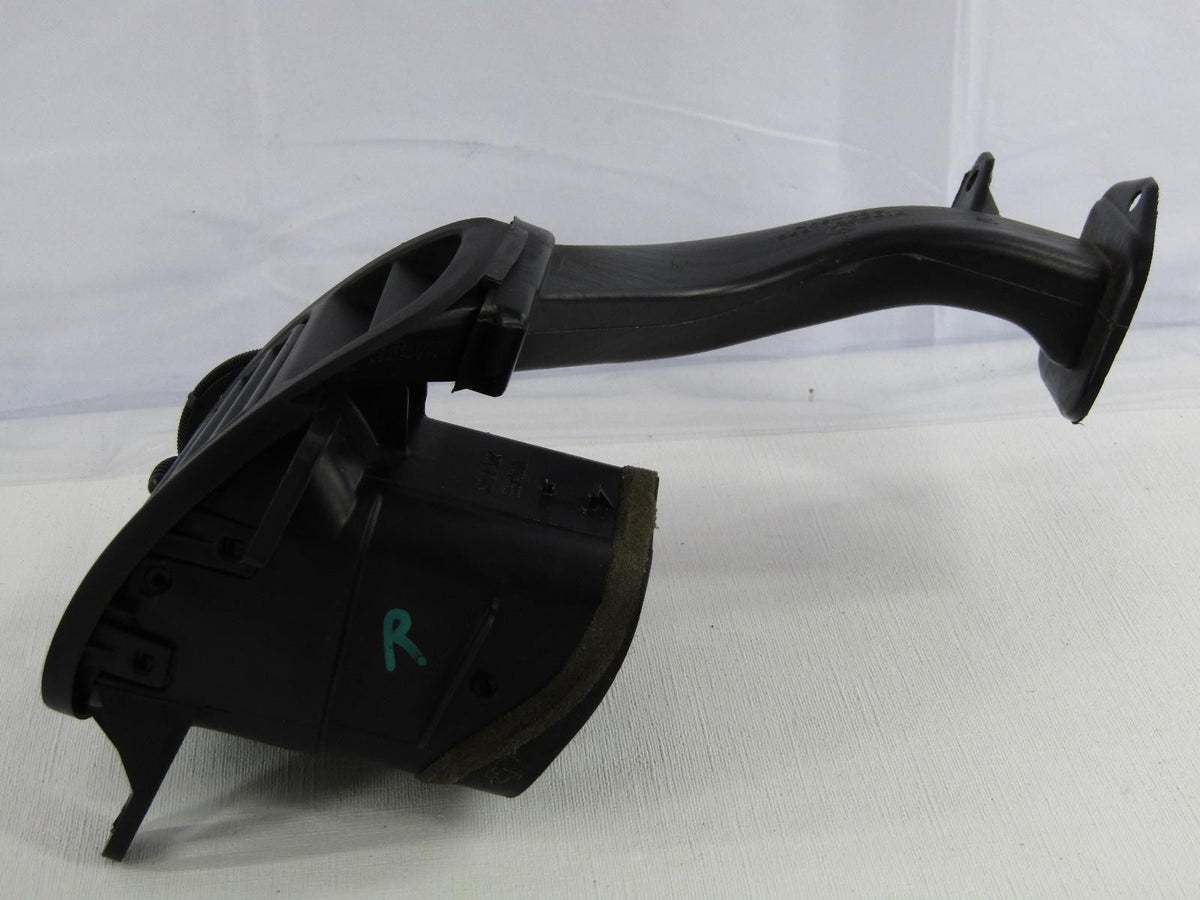 2001-2007 Toyota Sequoia Right Outer Dash Vent OEM 556600C010
