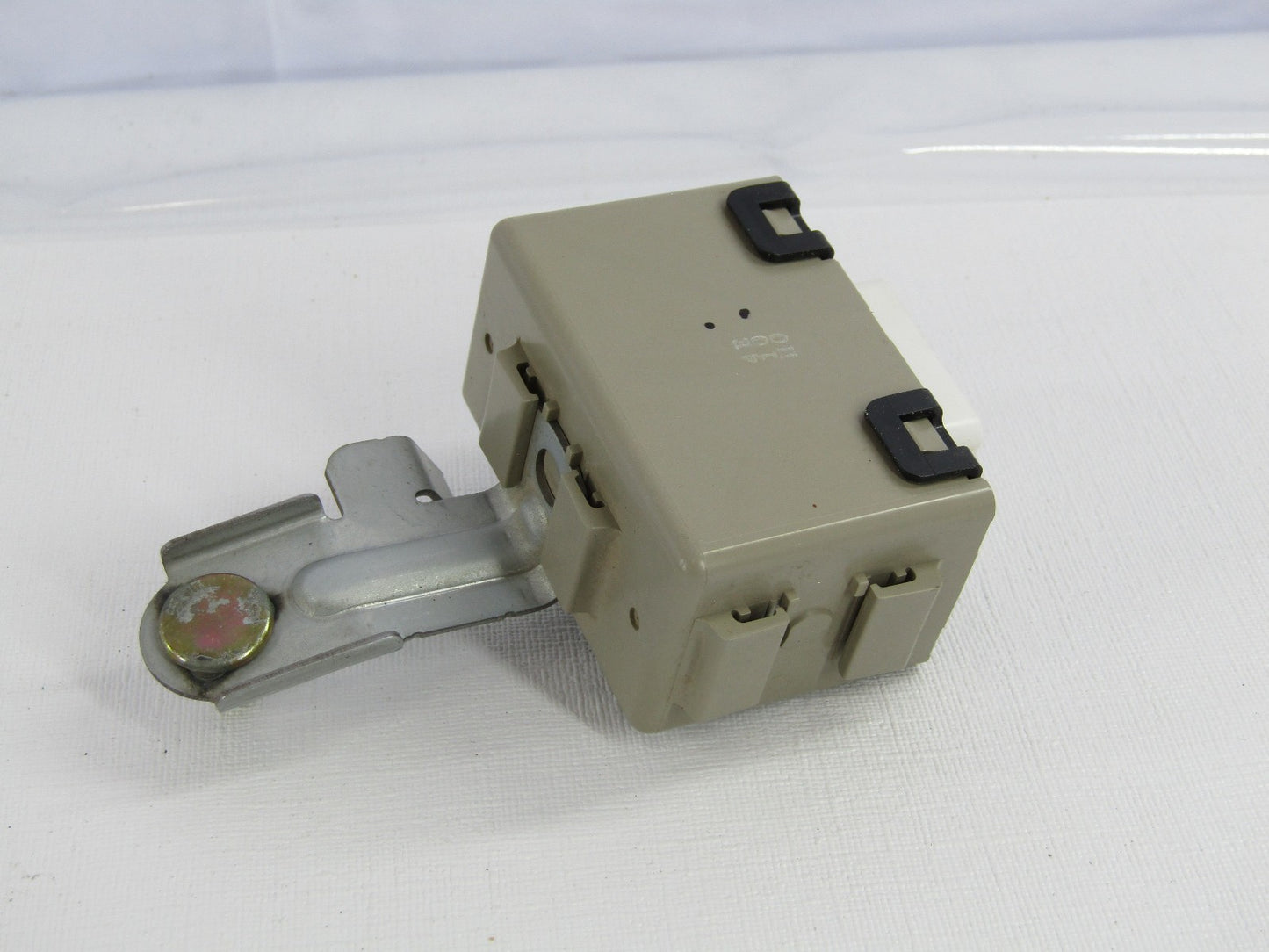 2002-2005 Toyota Sequoia Towing Convertor Module 81985-34030 OEM