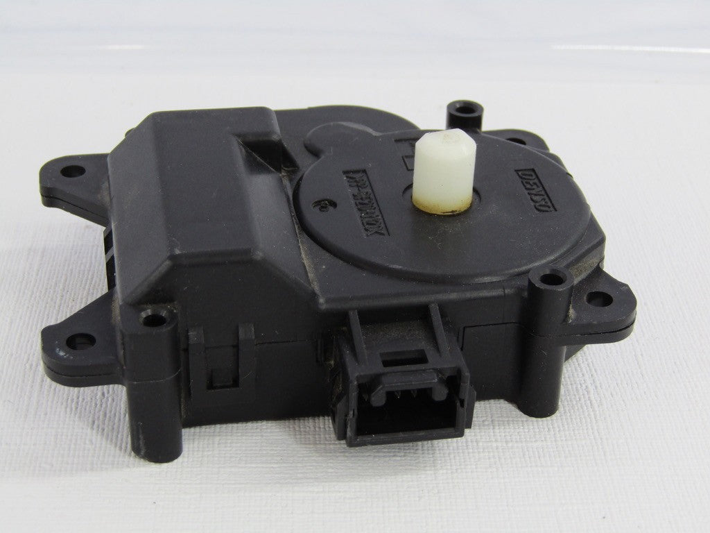 2001-2007 Toyota Sequoia HVAC Air Inlet Door Actuator OEM