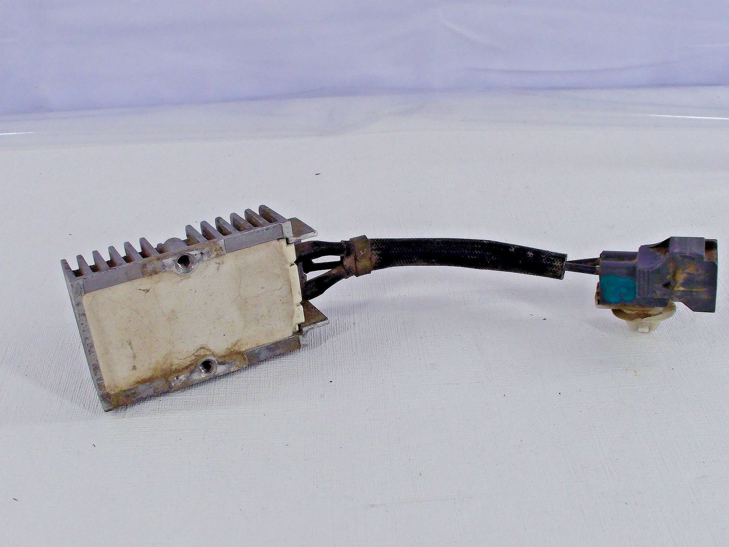2001-2005 Toyota Sequoia Power Fuel Pump Resistor 23080-50100 OEM
