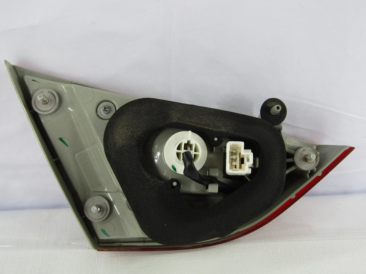2013-2014 Hyundai Sonata Right Rear Inner Tail Light Assembly OEM 924033S300