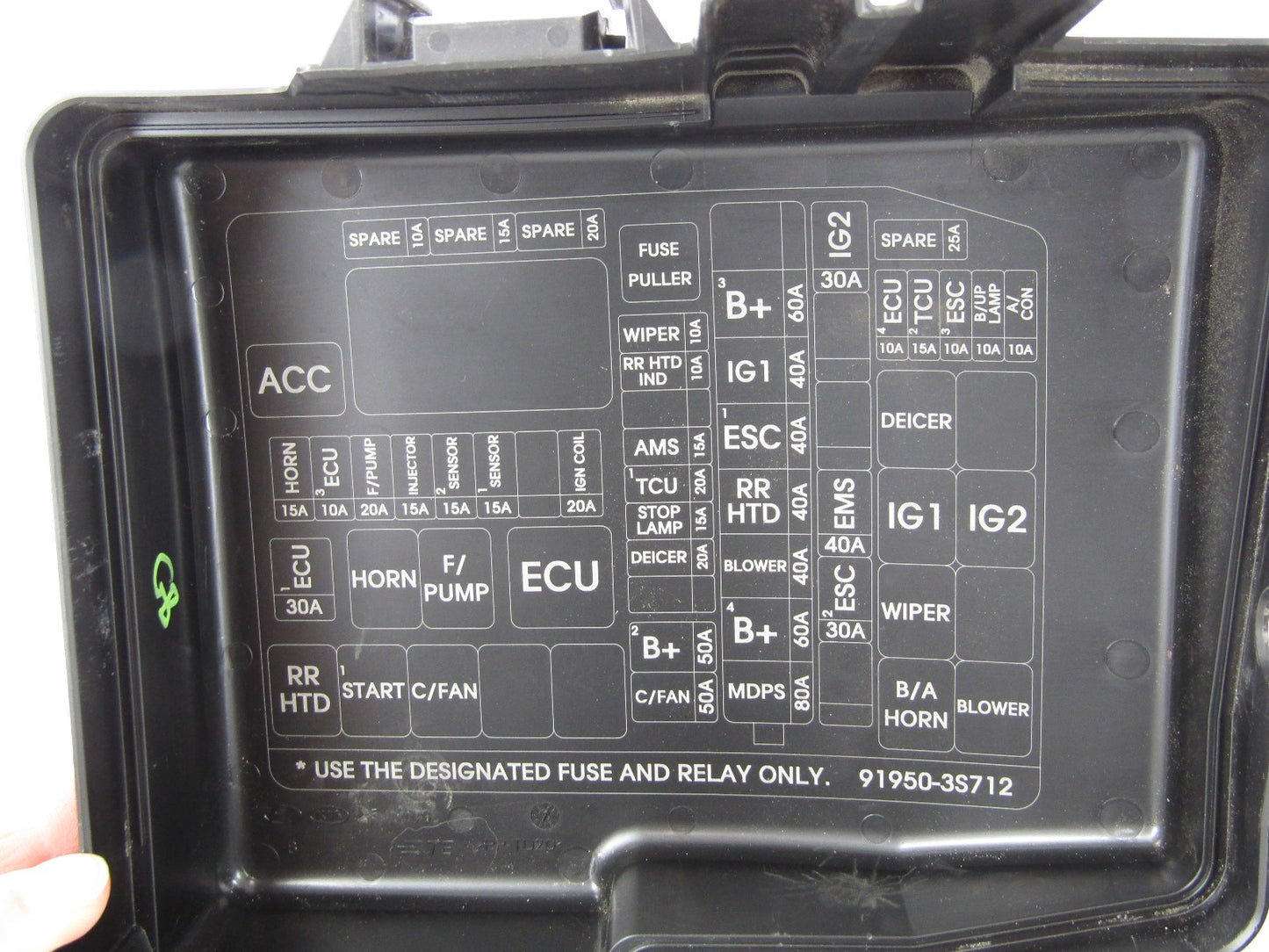 2013-2015 Hyundai Sonata 2.4L Junction Fuse Box Relay Module and Lid OEM