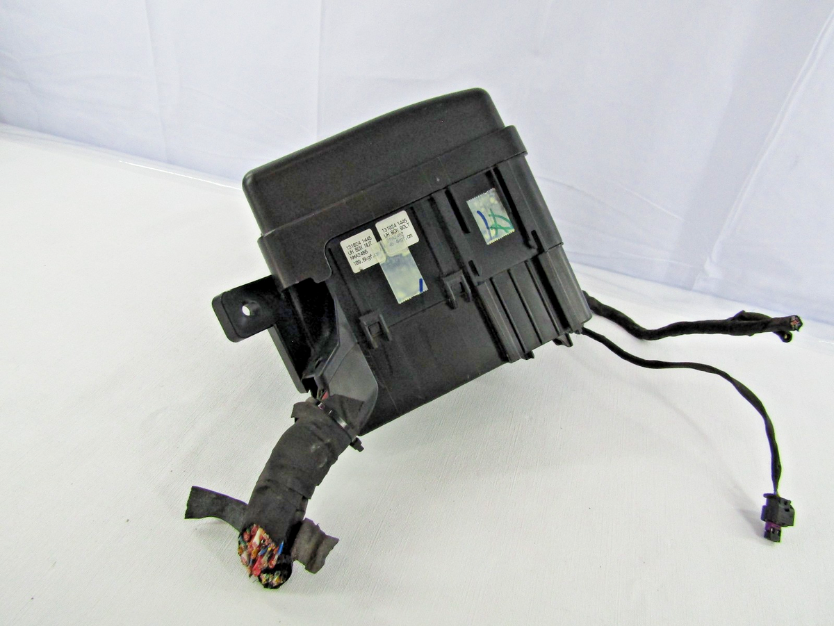 13-15 Hyundai Sonata 2.4L Junction Fuse Box Relay Module and Lid OEM 91950-3S202