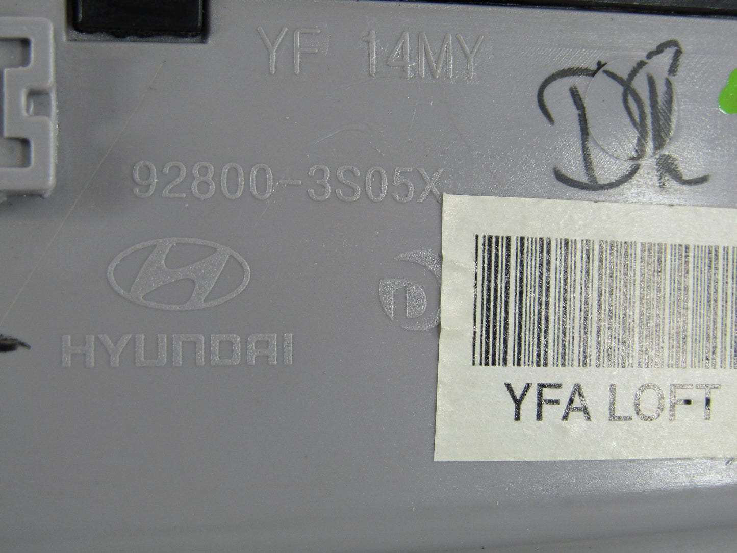 2012-2014 Hyundai Sonata Overhead Console Dome Map Light 92800-3S05X OEM