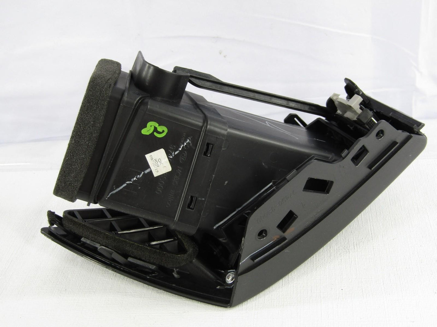 2011-2014 Hyundai Sonata Right Outer Dashboard Air Vent with Side Vent OEM