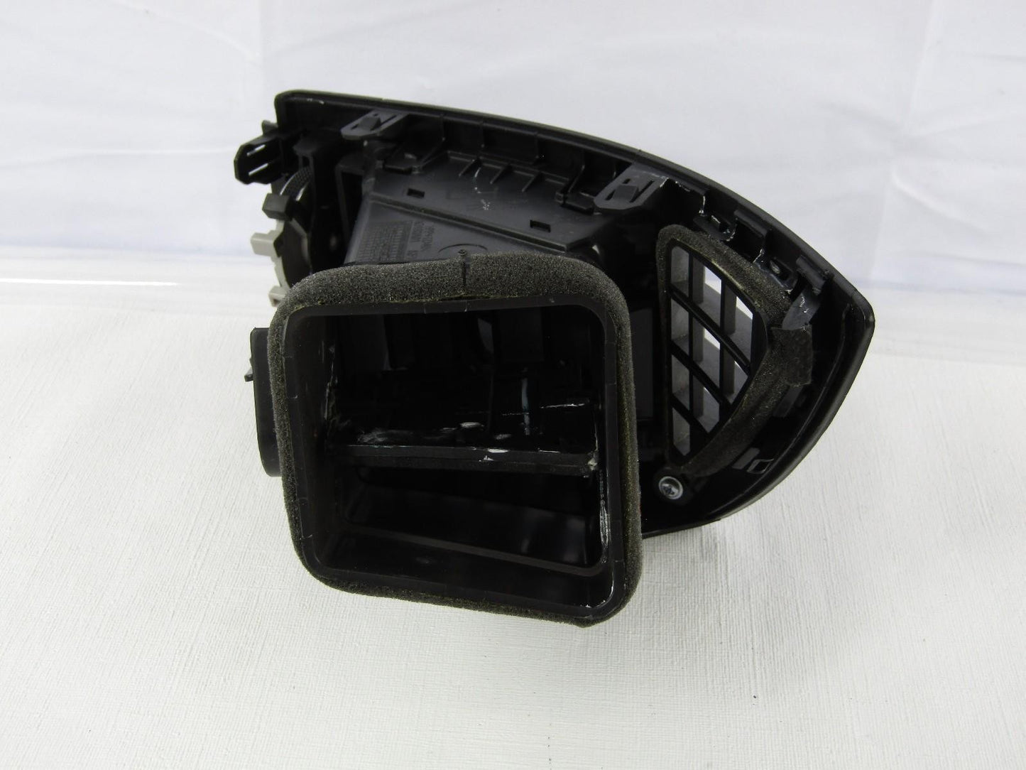 2011-2014 Hyundai Sonata Left Outer Dashboard Air Vent & Side Vent OEM