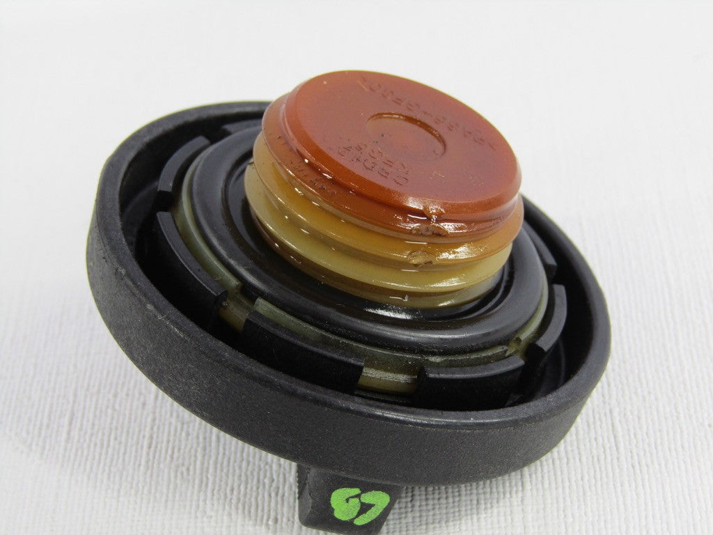 2011-2014 Hyundai Sonata Engine Oil Filler Cap OEM