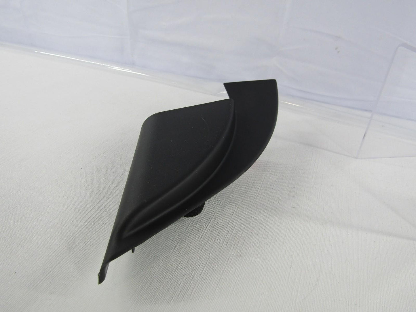 2011-2015 Hyundai Sonata Front Right Door Inner Corner Cover 87661-3S000 Trim